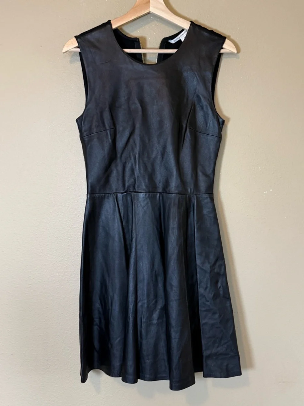 Diane Von Furstenberg Jeannie Black Leather Mini Dress US Size 4 - Picture 2 of 9